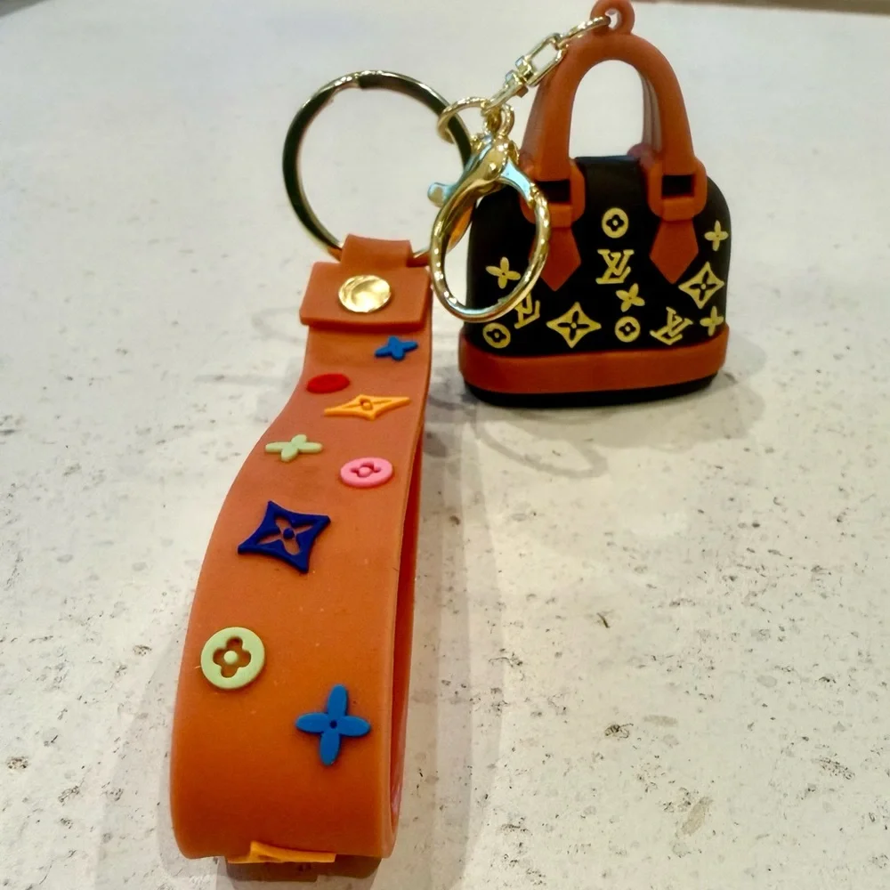 Fashion Key Ring/Bag Charm‎ purse new